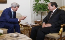 John Kerry soumis à la fouille avant de rencontrer le président Al-Sissi